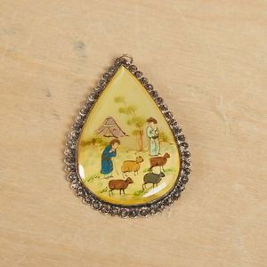 Vintage hand painted pearl pendant